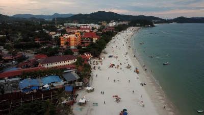 Cenang Beach, Langkawi (Daniel Lorig)  Copyright 
Informazioni sulla licenza disponibili sotto 'Prova delle fonti di immagine'