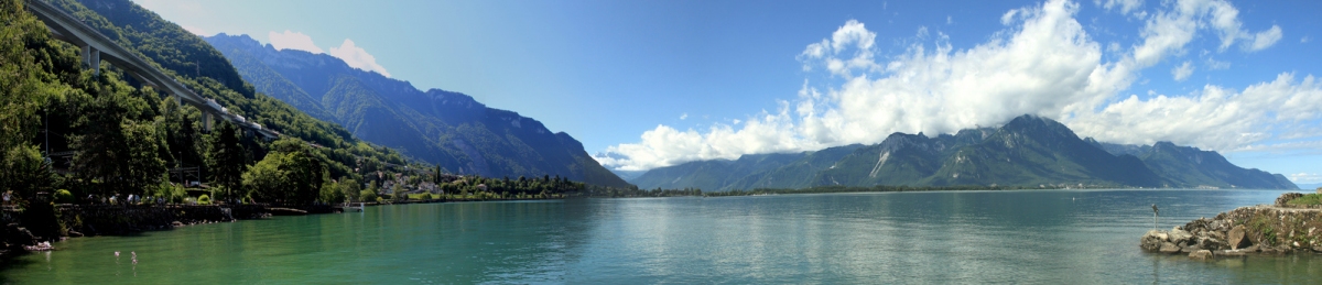 Château de Chillon - Switzerland - July 2012 (Cristian Bortes)  [flickr.com]  CC BY 
Informazioni sulla licenza disponibili sotto 'Prova delle fonti di immagine'