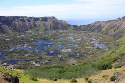 Easter Island, Rano Kau (Arian Zwegers)  [flickr.com]  CC BY 
Informazioni sulla licenza disponibili sotto 'Prova delle fonti di immagine'