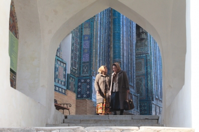 Entrance to Shah-e Zinda, Samarkand, Uzbekistan (Robert Wilson)  [flickr.com]  CC BY-ND 
Informazioni sulla licenza disponibili sotto 'Prova delle fonti di immagine'