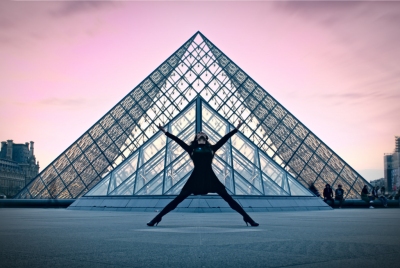 Geometry: dancer and pyramid (Gael Varoquaux)  [flickr.com]  CC BY 
Informazioni sulla licenza disponibili sotto 'Prova delle fonti di immagine'