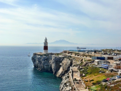 Gibraltar: Leuchtturm Europa Punkt (Riessdo)  [flickr.com]  CC BY 
Informazioni sulla licenza disponibili sotto 'Prova delle fonti di immagine'