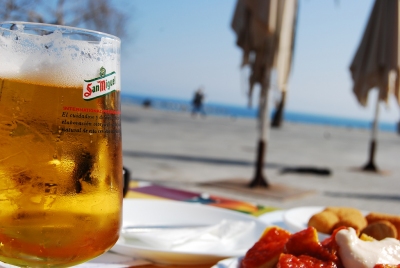 Having a cold beer... (Elena)  [flickr.com]  CC BY-ND 
Informazioni sulla licenza disponibili sotto 'Prova delle fonti di immagine'