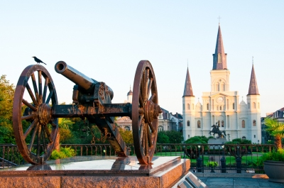 Jackson Square (Christian Senger)  [flickr.com]  CC BY 
Informazioni sulla licenza disponibili sotto 'Prova delle fonti di immagine'