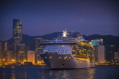 Kai Tak Cruise Terminal, Hong Kong (Roderick Eime)  [flickr.com]  CC BY 
Informazioni sulla licenza disponibili sotto 'Prova delle fonti di immagine'