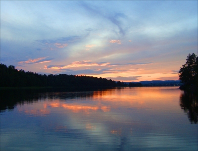 Lake Gerdsken (David J)  [flickr.com]  CC BY 
Informazioni sulla licenza disponibili sotto 'Prova delle fonti di immagine'