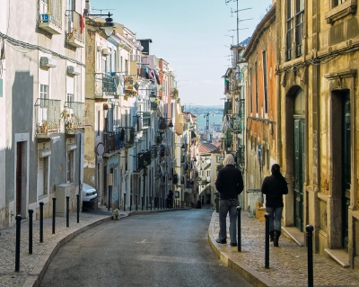 Lisbon, Portugal (Pedro Szekely)  [flickr.com]  CC BY-SA 
Informazioni sulla licenza disponibili sotto 'Prova delle fonti di immagine'