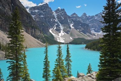 Moraine Lake Vista (Ada Be)  [flickr.com]  CC BY 
Informazioni sulla licenza disponibili sotto 'Prova delle fonti di immagine'