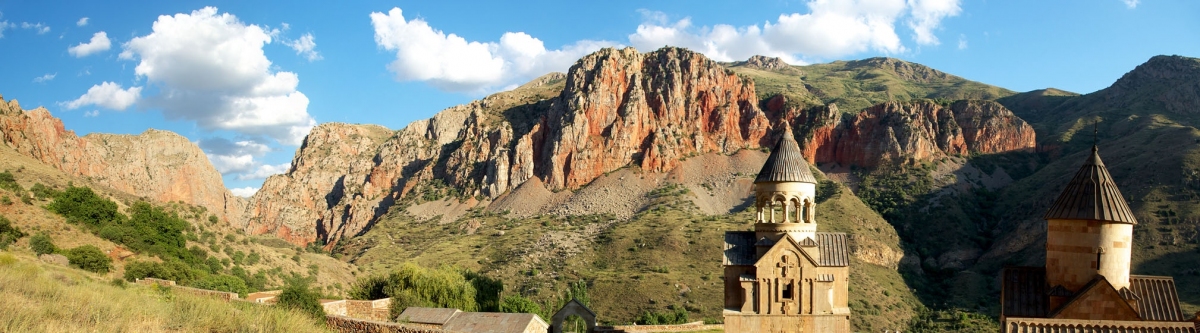 Noravank panorama /   (Seroujo)  [flickr.com]  CC BY 
Informazioni sulla licenza disponibili sotto 'Prova delle fonti di immagine'