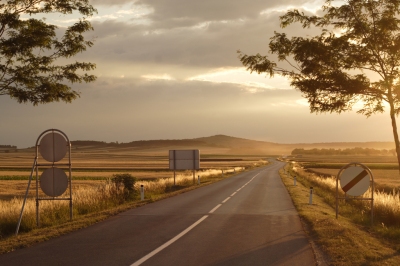 Road to nowhere (Andrij Bulba)  [flickr.com]  CC BY 
Informazioni sulla licenza disponibili sotto 'Prova delle fonti di immagine'