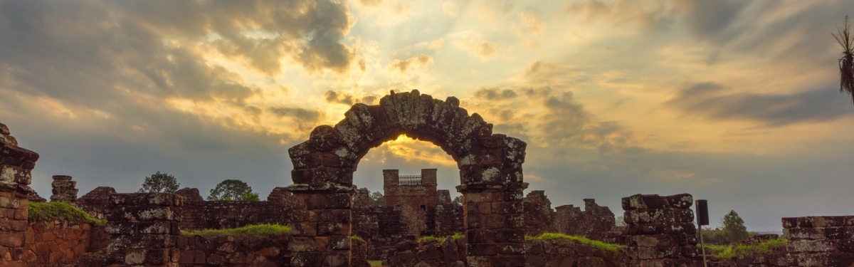 Ruinas de trinidad (Niels Mickers)  [flickr.com]  CC BY 
Informazioni sulla licenza disponibili sotto 'Prova delle fonti di immagine'