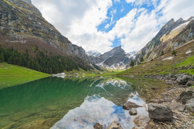 Seealpsee landscape VI (Tambako The Jaguar)  [flickr.com]  CC BY-ND 
Informazioni sulla licenza disponibili sotto 'Prova delle fonti di immagine'