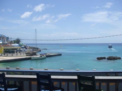 The Island Lifestyle at Breezes By The Bay, Grand Cayman, Cayman Islands (amateur photography by michel)  [flickr.com]  CC BY 
Informazioni sulla licenza disponibili sotto 'Prova delle fonti di immagine'