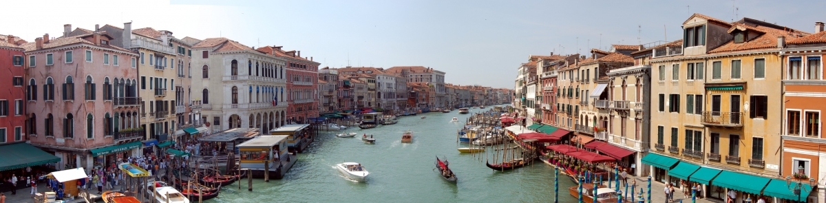 Venice Grand Canal (stevebrownd50)  [flickr.com]  CC BY 
Informazioni sulla licenza disponibili sotto 'Prova delle fonti di immagine'