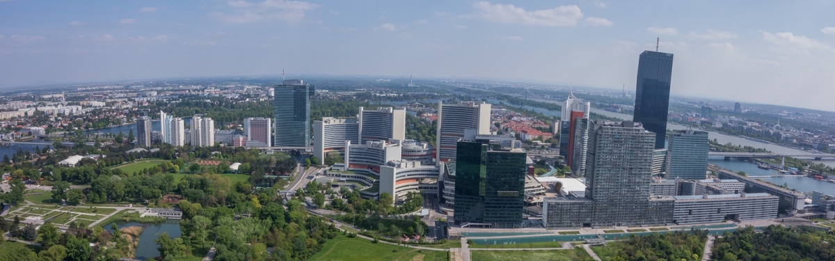 Vienna International Centre (Martin Dürr)  [flickr.com]  CC BY 
Informazioni sulla licenza disponibili sotto 'Prova delle fonti di immagine'